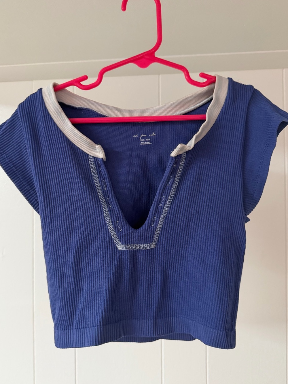 Urban Outfitters Navy Blue Ribbed V-Neck Tee with Light Gray Trim